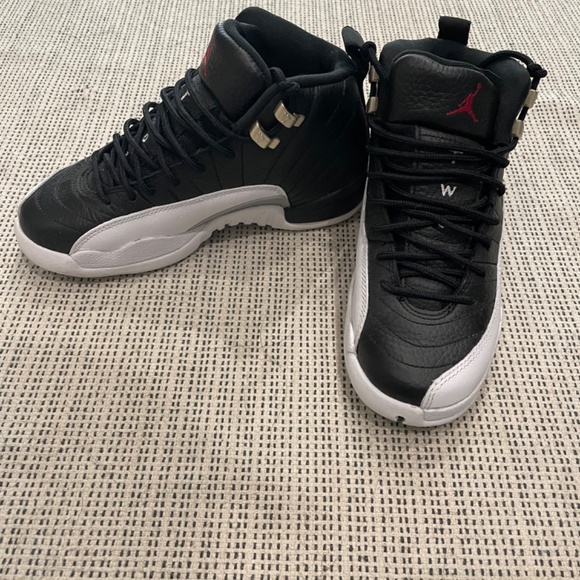 Nike Air Jordan 12 Retro - Picture 2 of 4
